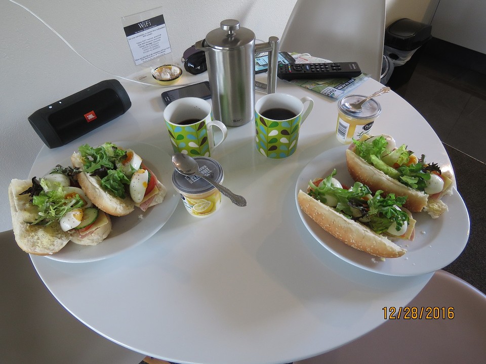 Vorstelijk ontbijt in Franz Josef Foto Anita van Wijngaarden’s reisblog