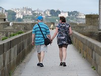 Wandelen over de standsmuur van St Malo