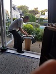 Plaatgrillen voor de deur