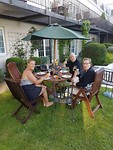 Heerlijk gegeten in de tuin