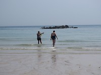 Pootje baden bij Shell beach en ja, daar lag ook wat aan zeewier. Wel heel kein hoor.