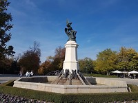 In stadspark "El Parque del Retiro" staat El Angel Caido ook wel de gevallen engel Lucifer
