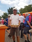 En daar zijn ze dan......... Als een engeltje die over je.......