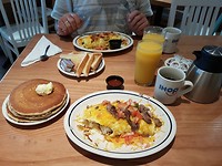 Oh ja, hier nog even een foto van dat schandalige ontbijt bij de IHOP. Jammie!!!!