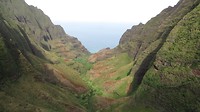 Kauai vanuit de lucht. Deze vallei wordt veel gebruikt in films.