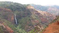 Waipo'o Falls in de canyon
