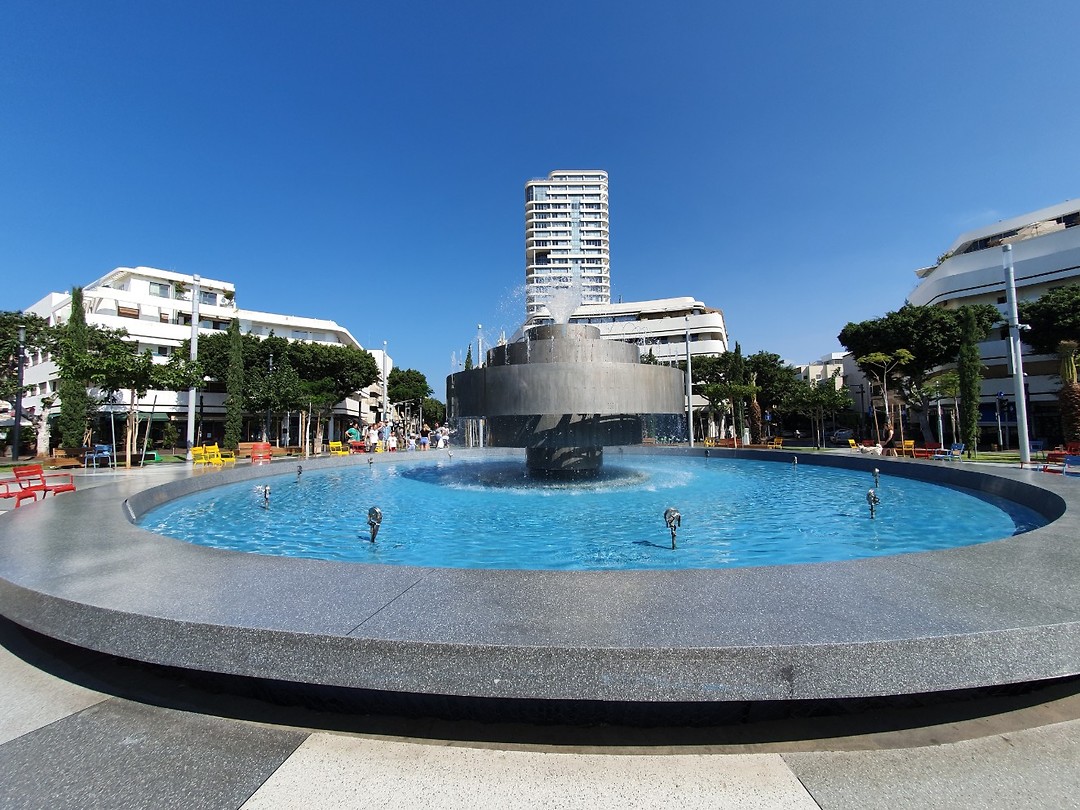 Dizengoff street