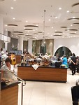 De eetzaal met........