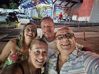 Met een selfie nemen we afscheid van ze.