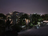 Ons uitzicht by night.