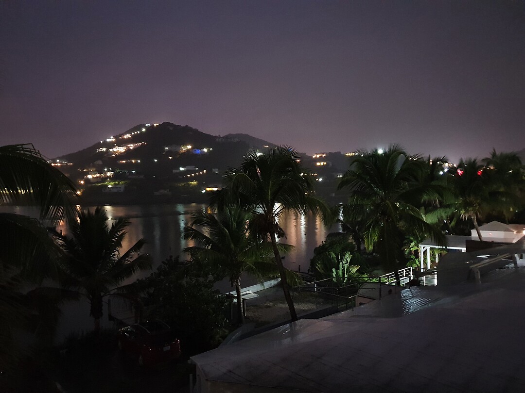 Ons uitzicht by night.