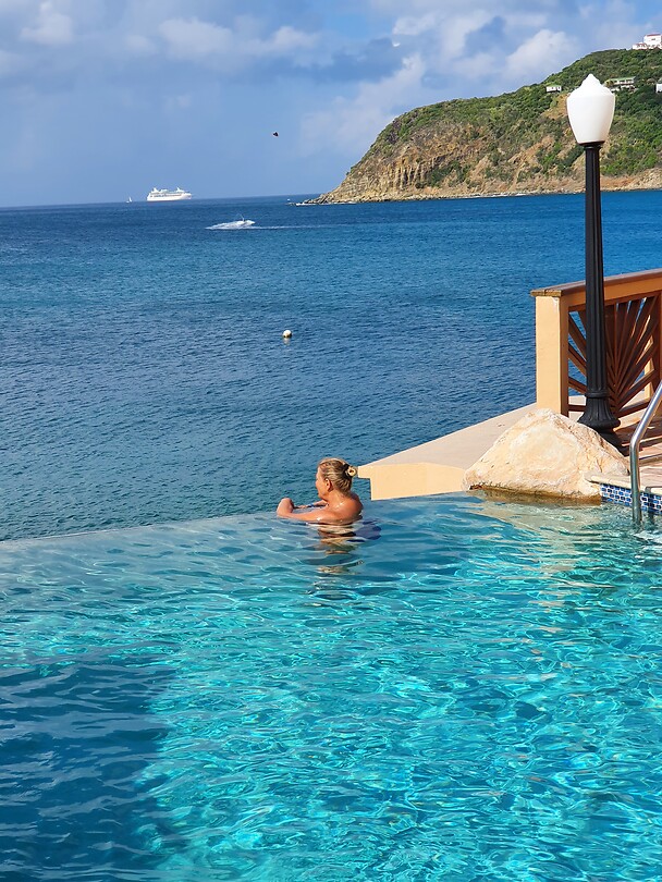 An in de infinity pool