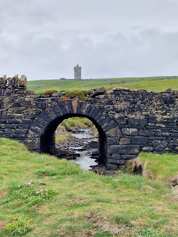 Doonagore Castle