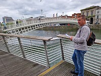 The Ha'penny bridge, de eerste ijzeren brug over de rivier de Liffey