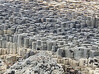 En dan zijn hier die bijzondere stenen. Deze zijn van dichtbij gefotografeerd.