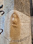 Dit uiltje op de kerk is compleet afgesleten.
