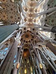 Dit is het plafond in de Sagrada familia