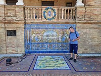 Frank bij de tegel Sevilla
