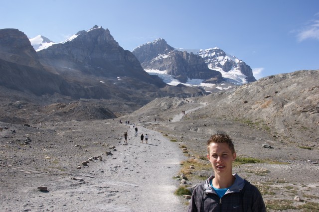 Pad omhoog naar de Athabasca Glacier