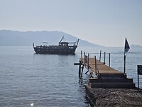 Daar komt onze boot, de Cleopatra.
