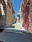 Hele smalle straatjes in Olympi