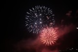 Er was ook veel vuurwerk in rood ( Niagara Falls )