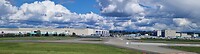 Paine Field met op de achtergrond de hangaars