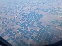 Foto vanuit het vliegtuig ergens boven midden Amerika