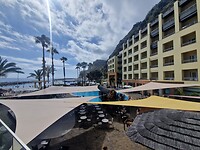 Ons nieuwe verblijf, Calheta beach