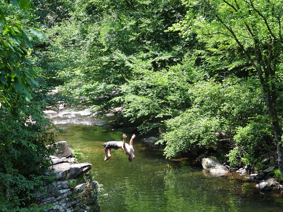 Riviertje springen