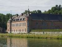 Koninklijk buitenverblijf langs de Maas.