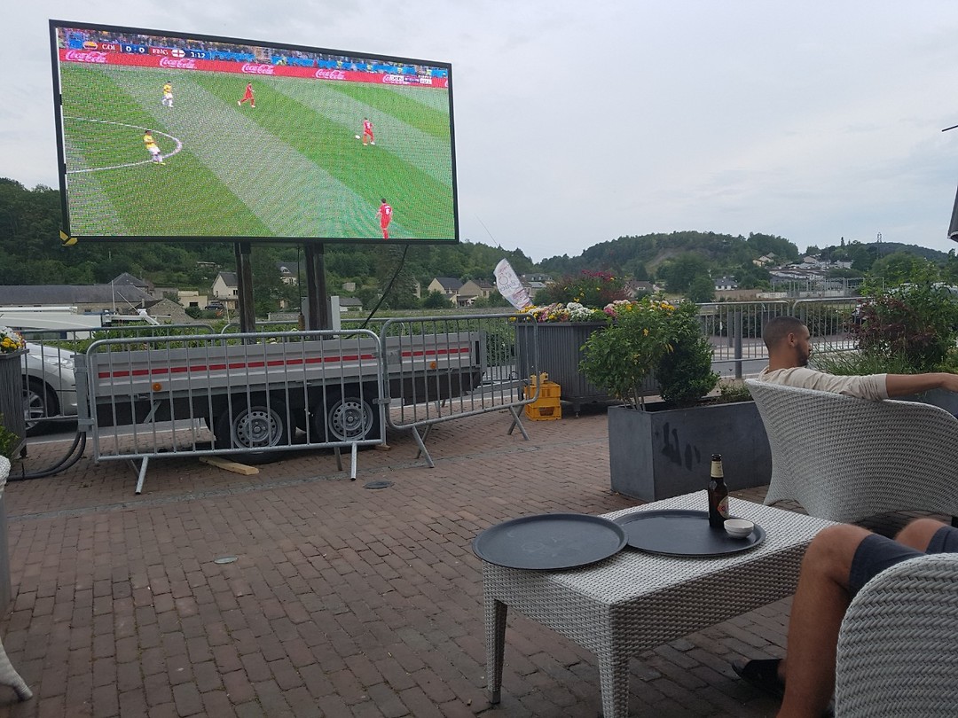WK op groot scherm Givet