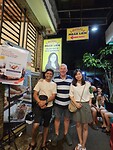 Op de foto bij Mbak Lien