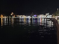 Mutrah Corniche bij nacht