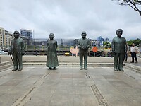 1000041086