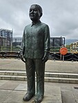 1000041087