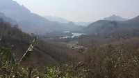 Uitzicht vanuit de fiets op het Karst gebergte