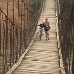 Hangbrug. Doodeng . Ik ben gaan lopen en Theo fietsen