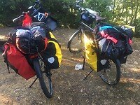 De was droogt achter op de fiets