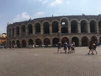 De arena
