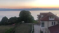 Uitzicht vanuit de kamer op het meer van ohrid