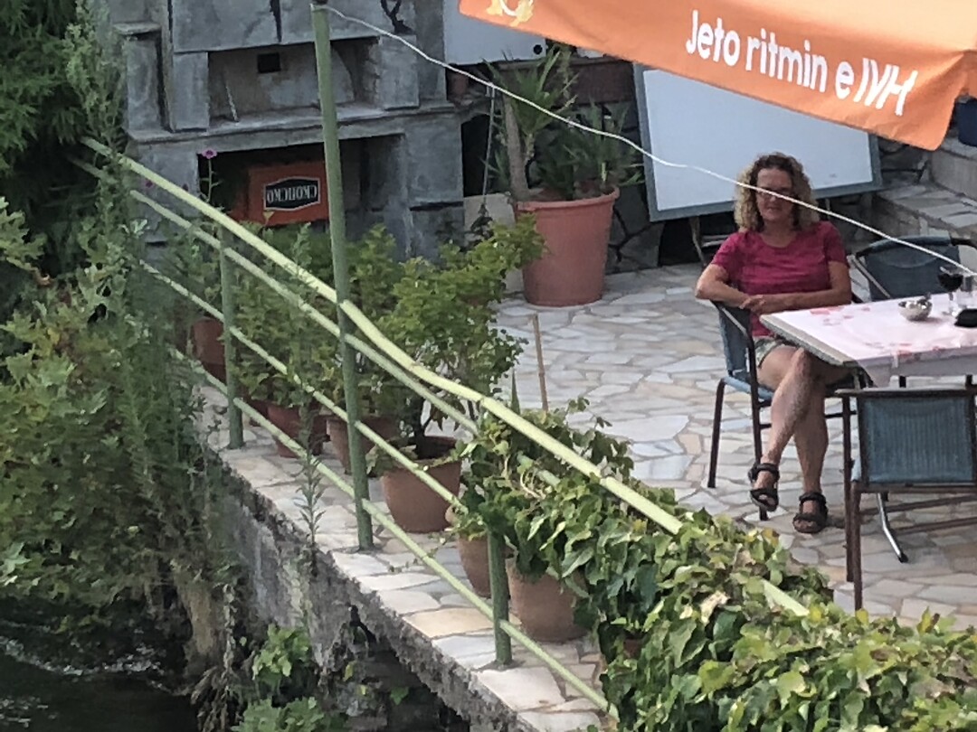 Foto vanaf de loopbrug genomen