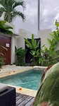 Zwemmen bij ons huisje in Canggu