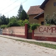 Ingang v onze camping