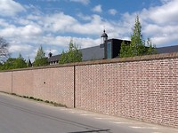Achter deze muur is het klooster v westvleteren
