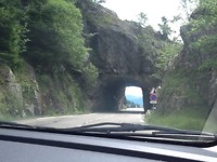 Smalle passage in de route "la Schlucht"