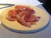 Apart! Ham apart er bij.