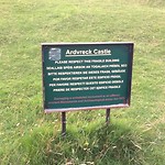 Be careful with the castle staat er oa op