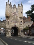 Poort in stadsmuur. 4 vd origineel 5 km muur is goed bewaard gebleven.