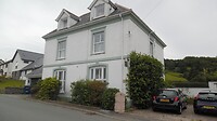 B&B
